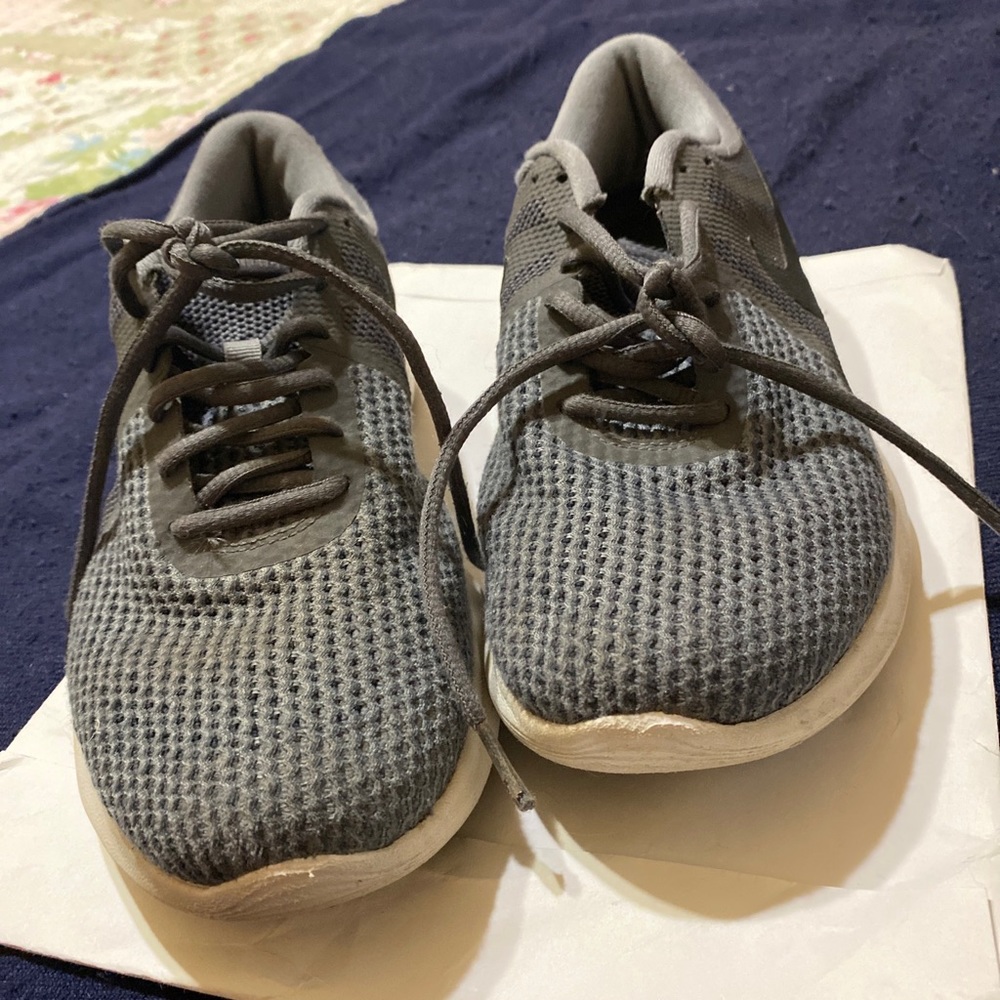 COPY - Nikes men’s 8w sneaker